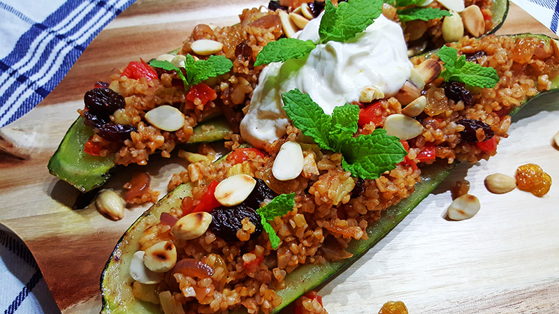 Gevulde courgette bootjes met bulgur | Gewoon een foodblog!