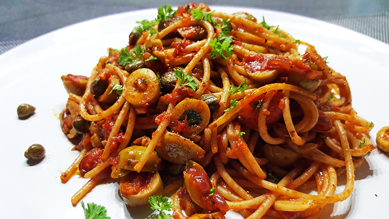 Spaghetti alla Puttanesca | Gewoon een foodblog!