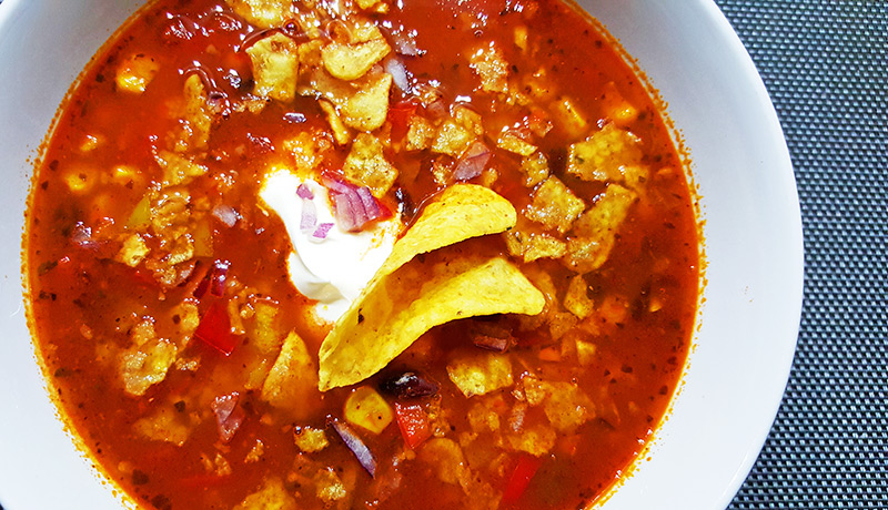 Mexicaanse bonensoep met mais en tortillachips | Gewoon een foodblog!