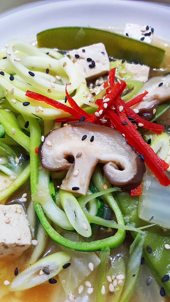 Chinese groentesoep met noedels van courgette | Gewoon een foodblog!