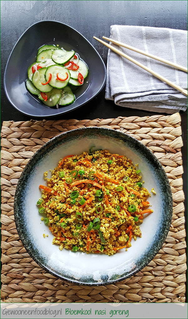 Bloemkool nasi goreng met zoetzure komkommer | Gewooneenfoodblog.nl