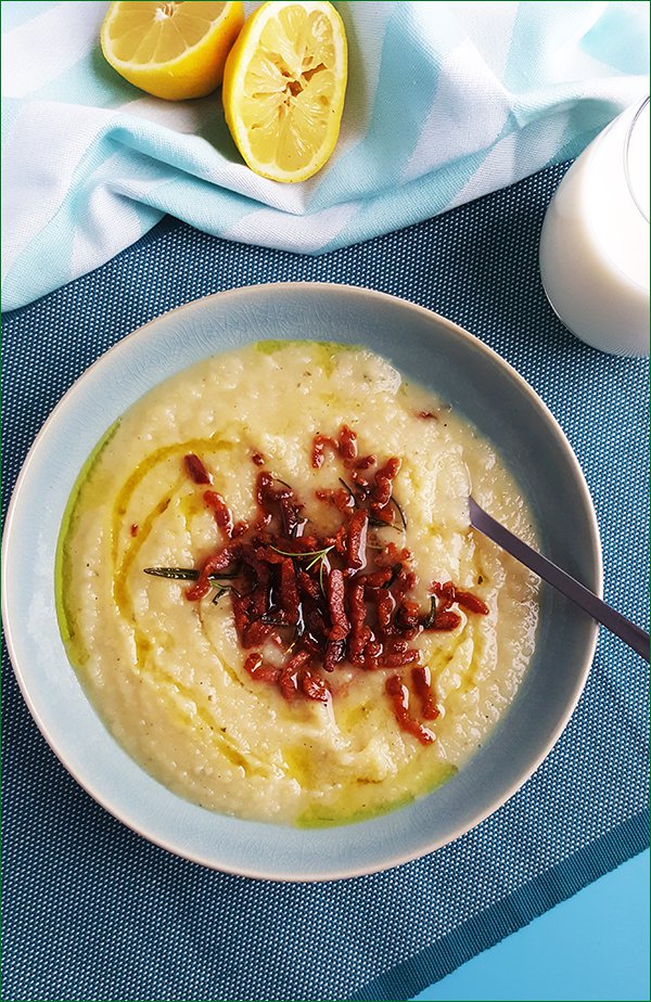 Soep van knolselderij, zoete aardappelen en rozemarijn | Gewooneenfoodblog.nl