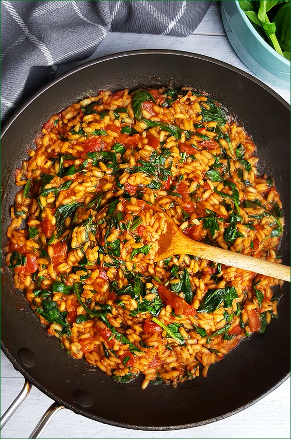 Tomaten risotto met spinazie | Gewoon een foodblog!