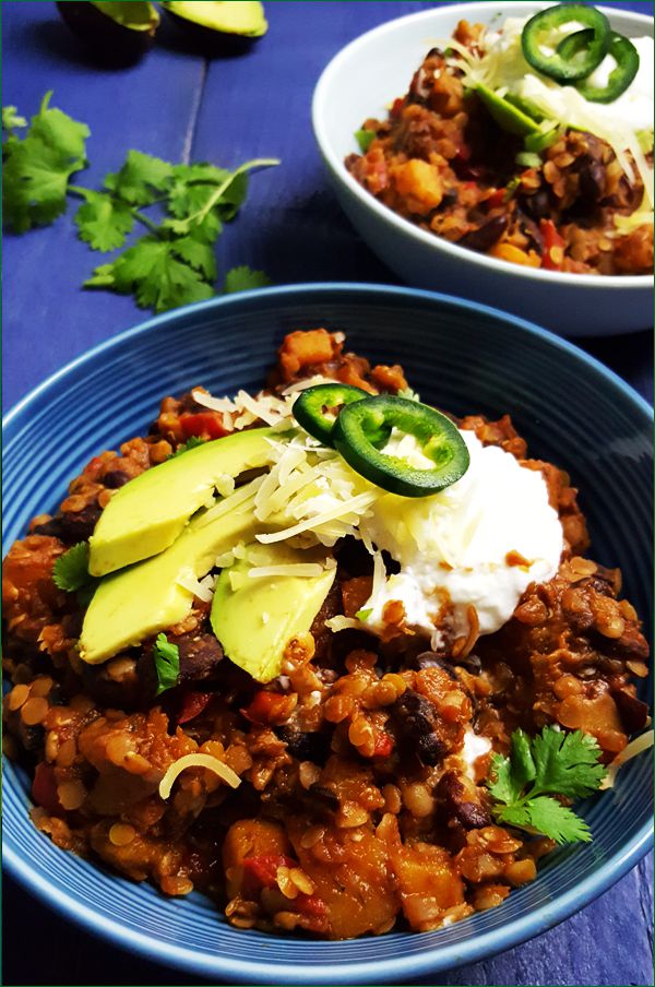 Vegetarische flespompoen chili | Gewooneenfoodblog.nl