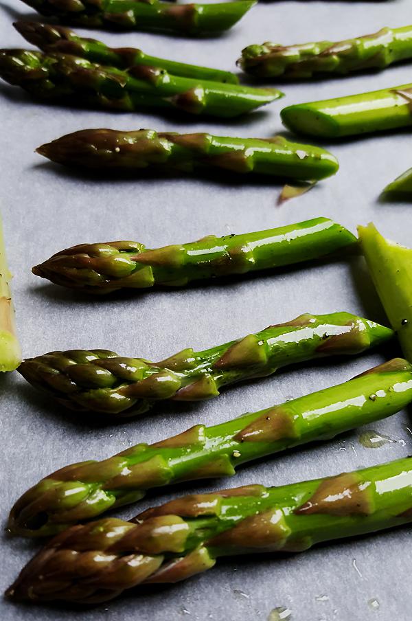 Salade met geroosterde groene asperges | Gewooneenfoodblog.nl