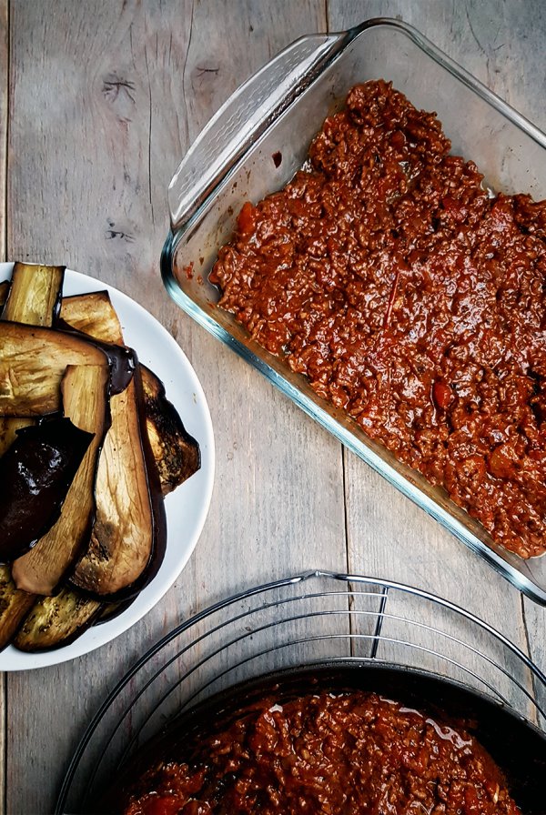 Gehakt-tomatensaus voor moussaka | Gewooneenfoodblog.nl