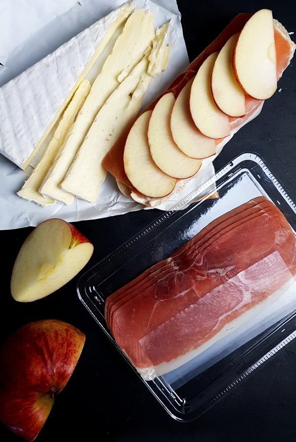 Brie panini met serranoham en appel maken | Gewooneenfoodblog.nl