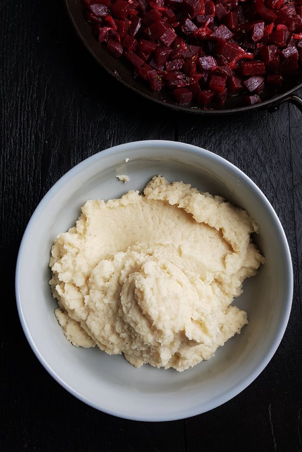 Rode bietenstamppot met knolselderij maken | Gewooneenfoodblog.nl