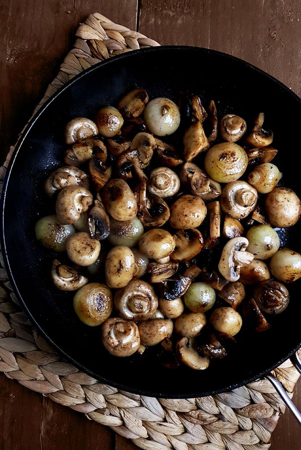 Sjalotjes en champignons bakken | Gewooneenfoodblog.nl