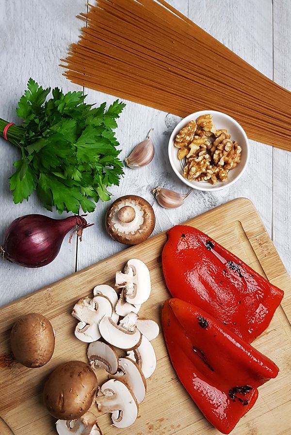 Ingrediënten pasta met geroosterde paprika's en champignons | Gewooneenfoodblog.nl