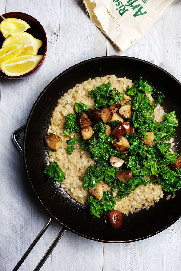 Risotto met boerenkool, champignons en kaas maken | Gewooneenfoodblog.nl