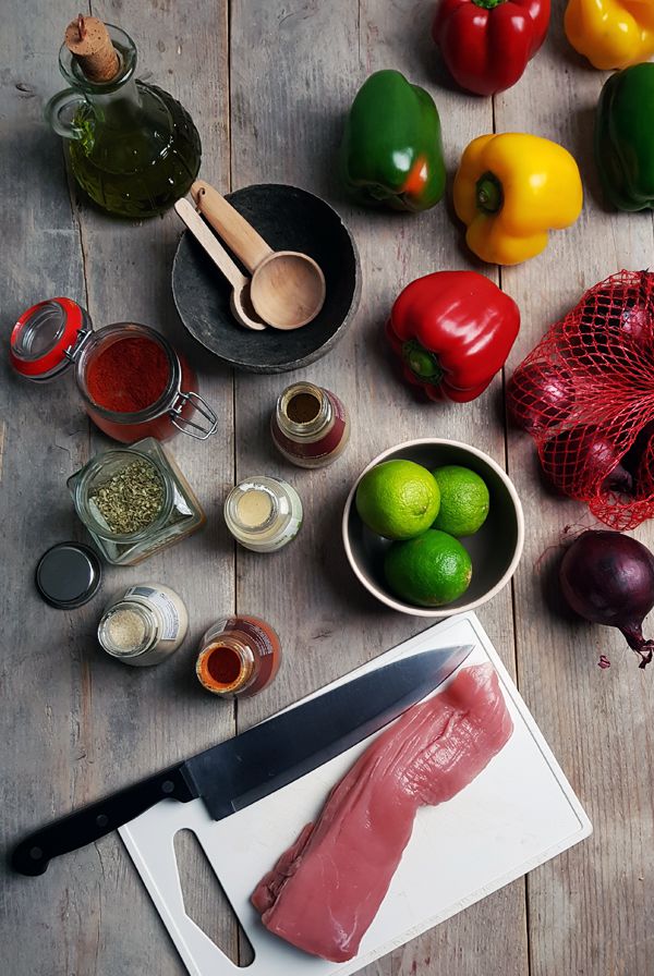 Ingrediënten van varkenshaas fajita met paprika | Gewooneenfoodblog.nl