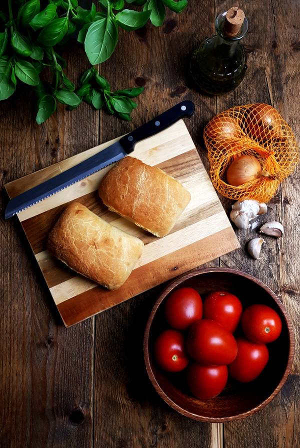 Ingrediënten voor soep met geroosterde tomaten | Gewooneenfoodblog.nl