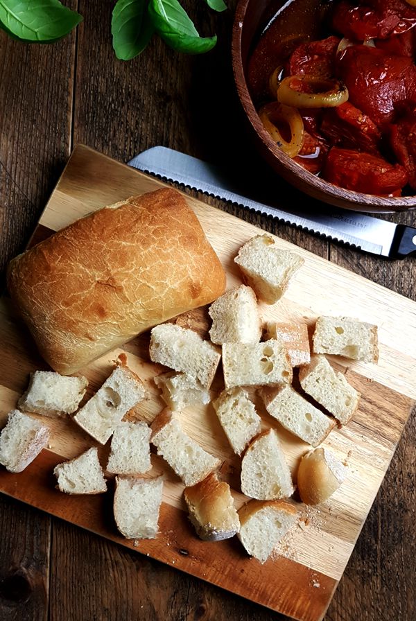 Kaascroutons maken voor geroosterde-tomatensoep | Gewooneenfoodblog.nl