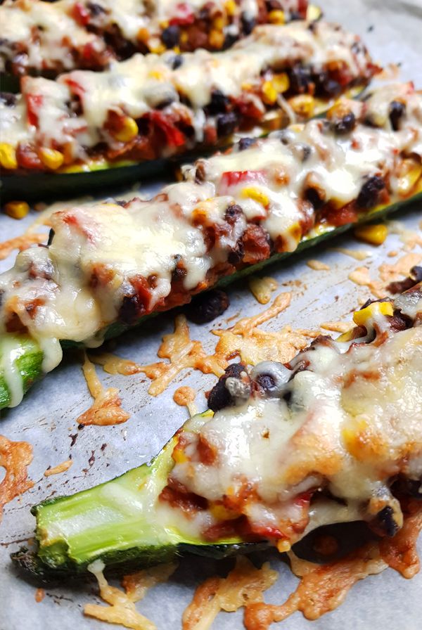 Vegetarische Mexicaanse gevulde courgette bootjes | Gewooneenfoodblog.nl