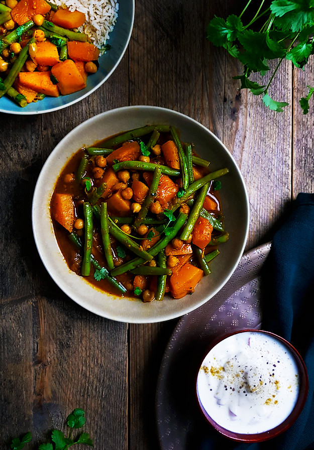 Pompoencurry met kikkererwten, sperziebonen en kokosmelk - Gewooneenfoodblog.nl