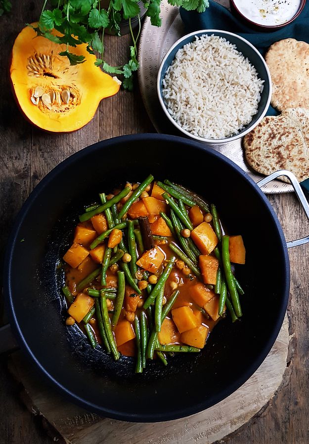 Vegetarische pompoencurry met kikkererwten en sperziebonen - Gewooneenfoodblog.nl