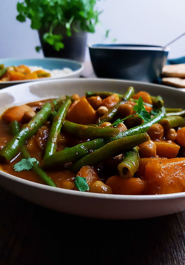 Vegetarische Indiase curry met pompoen en sperziebonen - Gewooneenfoodblog.nl