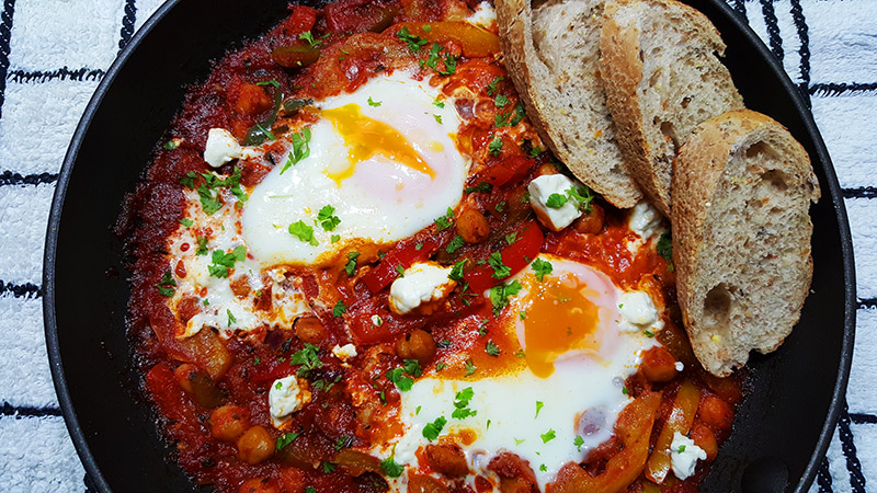 Shakshuka met feta en kikkererwten