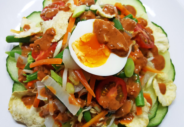 Gado Gado (Indonesische groentesalade met pindasaus)