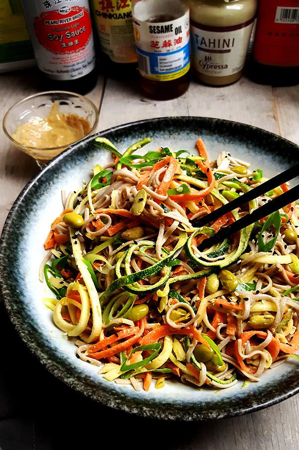 Soba noedelsalade met groenten en edamame | Gewooneenfoodblog.nl