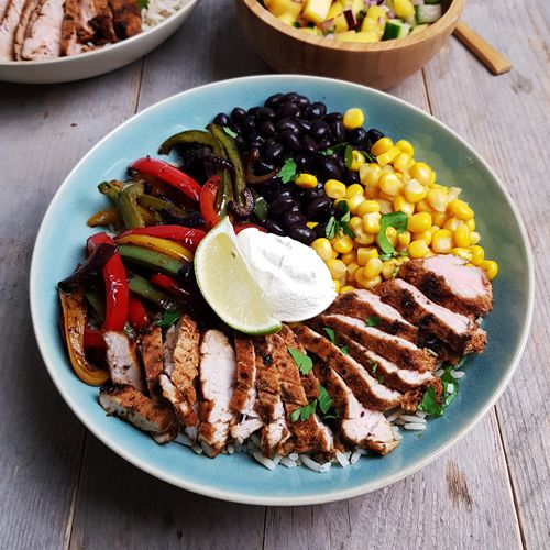 Varkenshaas fajita met mango-komkommersalsa