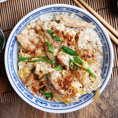 Verwonderend Japanse Oyakodon (Een kom rijst met kip en ei) | Gewoon een foodblog! IH-92